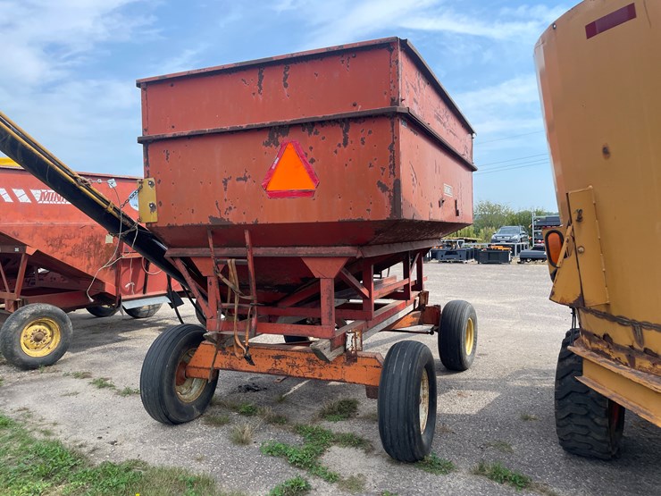 #1467-•-bushnell-gravity-cart-with-auger-image-5