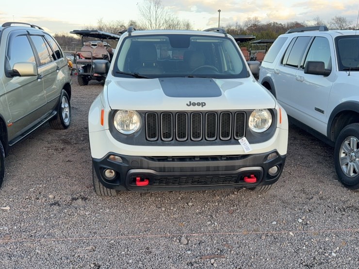 2016-jeep-renegade-image-2