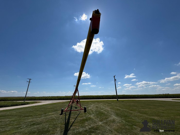 westfield-mk80-61-8"x61'-swing-away-auger-image-6