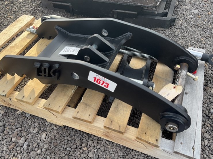 takeuchi-tb135-image-2