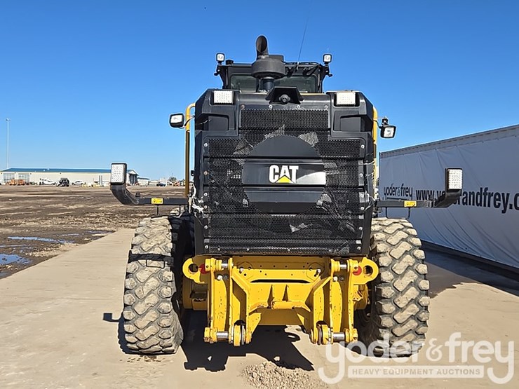 2016-caterpillar-120m2-image-5