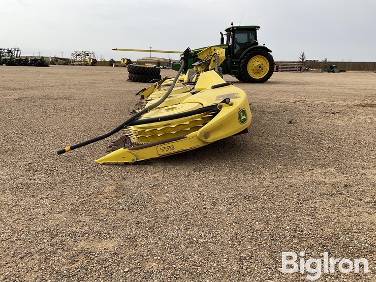 2023-john-deere-772-image-8