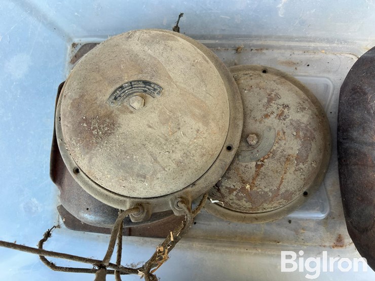 antique-bells-&-door-hardware-image-11