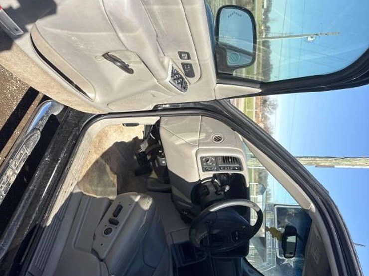 2005-gmc-sierra-2500-image-12