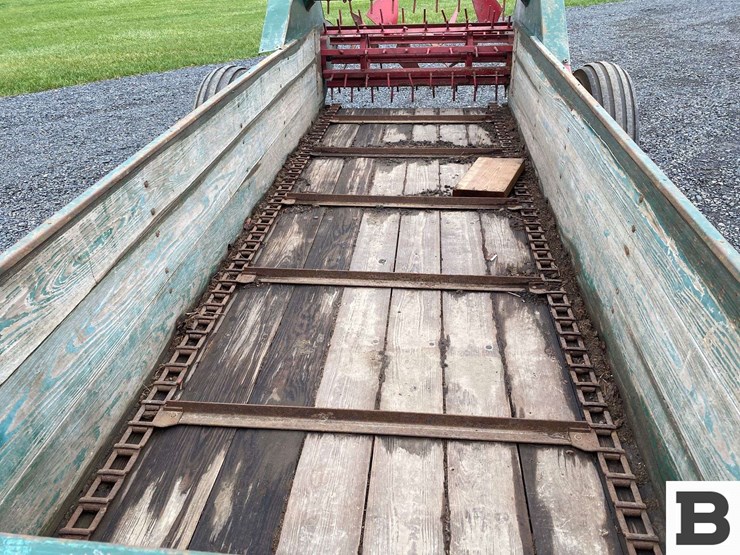 oliver-superior-vintage-manure-spreader-image-10