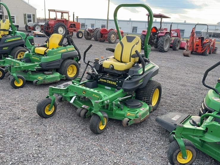 2020-john-deere-2020-image-1