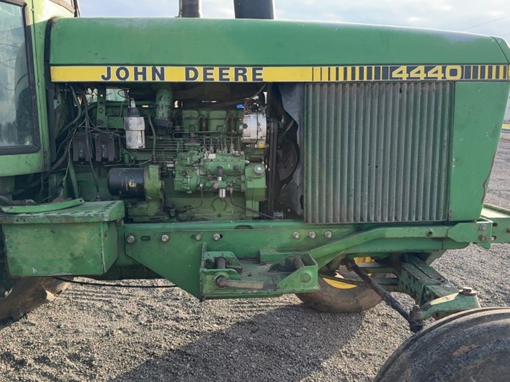 john-deere-4440-image-5