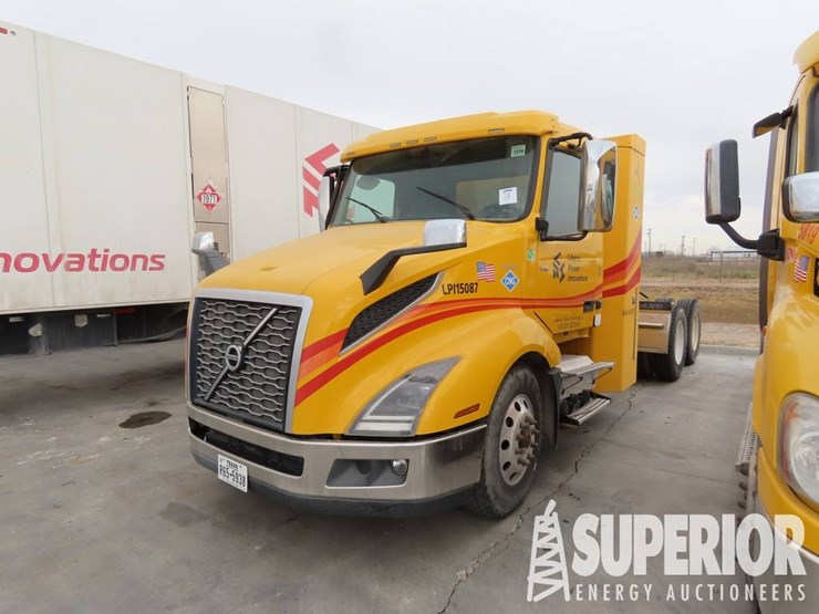 (x)-(2-1)-2020-volvo-vhl-t/a-truck-tractor-w/-day...-image-1