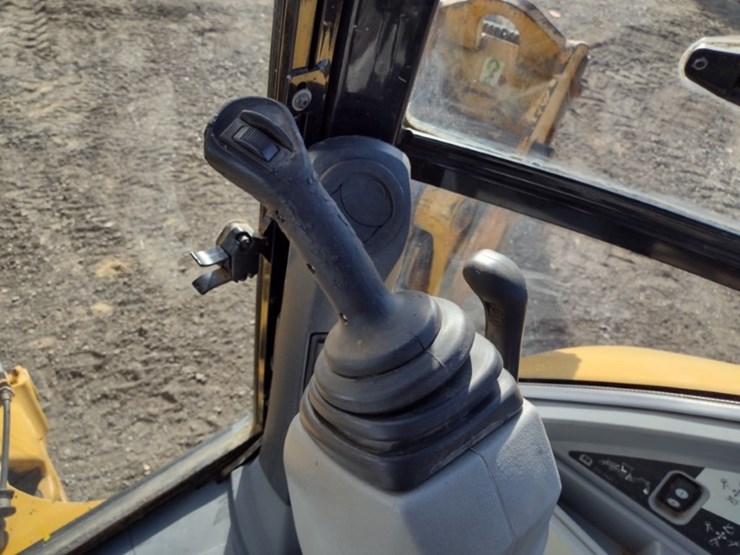 caterpillar-420e-image-14