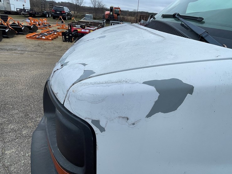 #1064-•-2012-gmc-savana-1-ton-van-(has-wi-title)-image-12