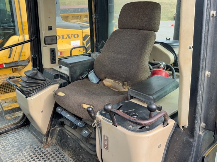 caterpillar-953c-image-14