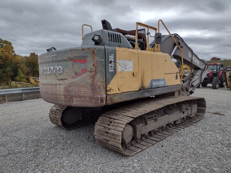 volvo-ec220e-lr-image-59