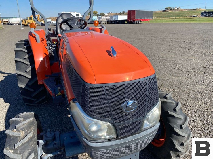 kubota-l4240d-tractor-image-9