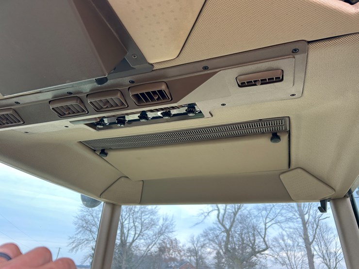 john-deere-4755-image-56