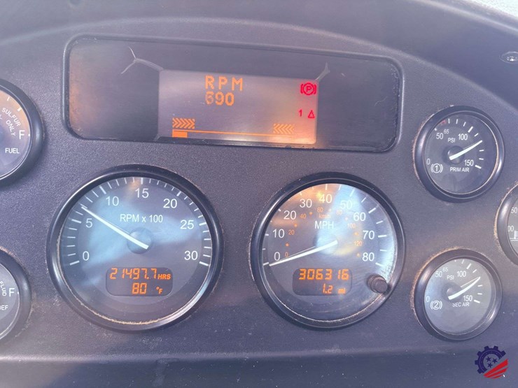 2012-peterbilt-337-image-84