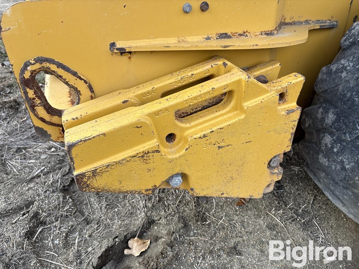 2013-deere-320e-image-14