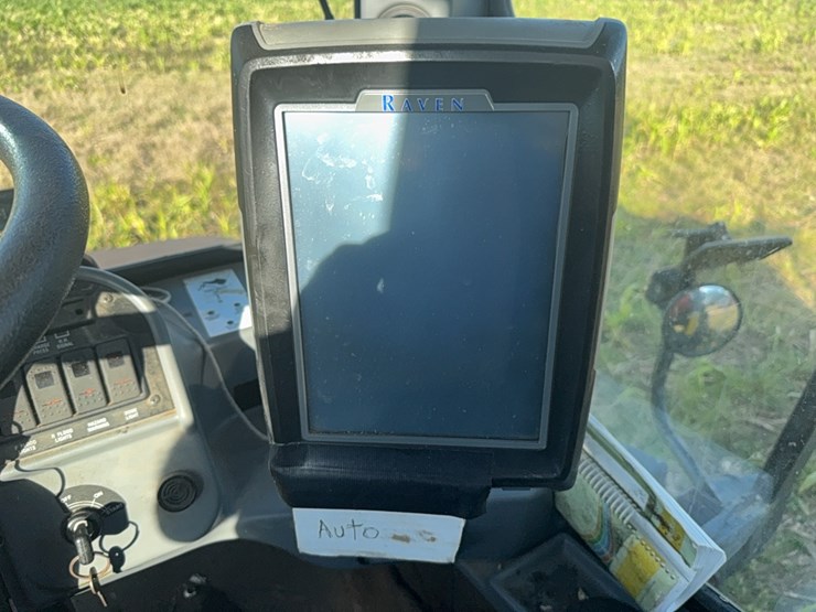 case-ih-3185-patriot-sprayer-image-119