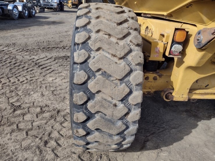 caterpillar-725-image-20