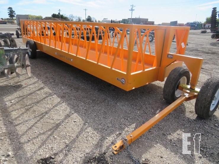 thiessen-round-bale-feeder-wagon-78-image-2