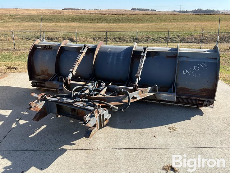 international-7400-image-6