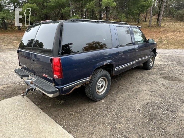 1995-gmc-suburban-image-3