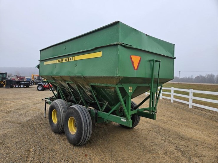 john-deere-400-image-3