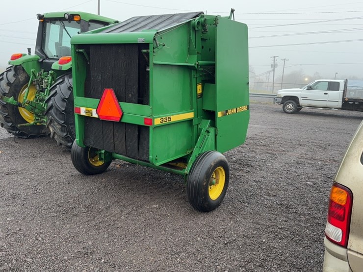 john-deere-335-image-5