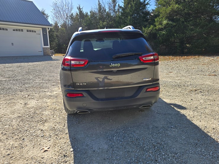 2016-jeep-cherokee-image-16