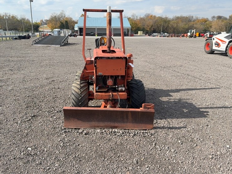 ditch-witch-2300-image-2