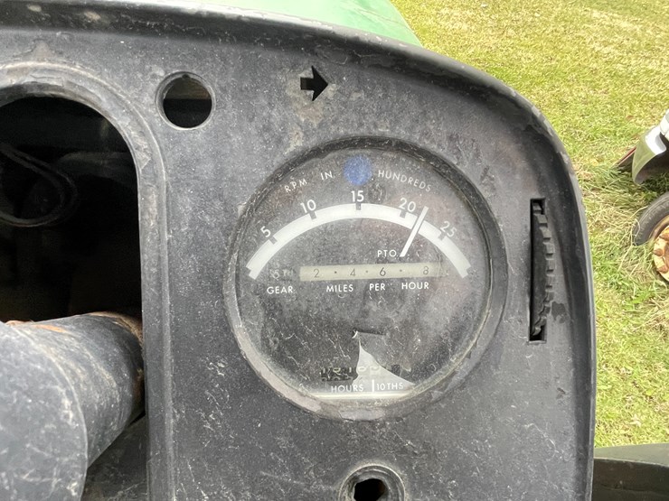 john-deere-4040-image-31