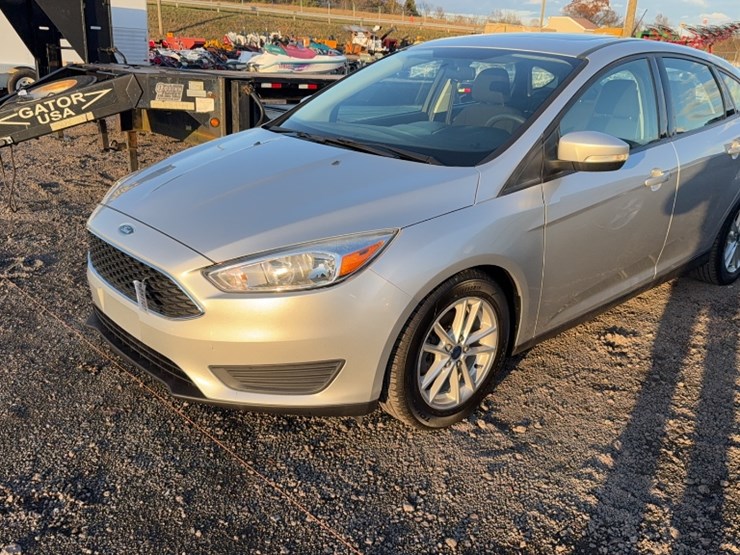 #3008-•-2015-ford-focus-car-image-1