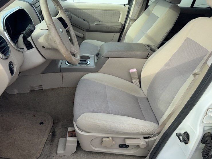 2007-ford-explorer-image-16