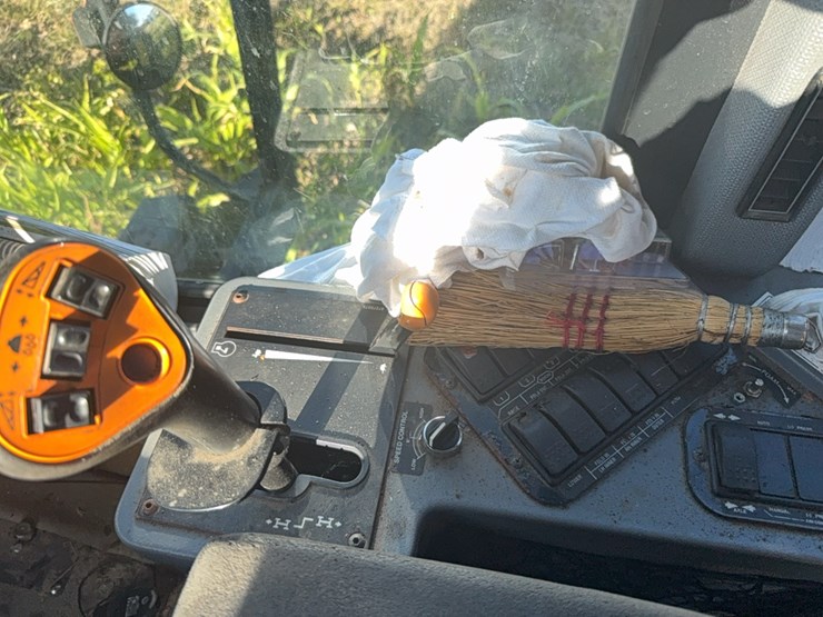 case-ih-3185-patriot-sprayer-image-124