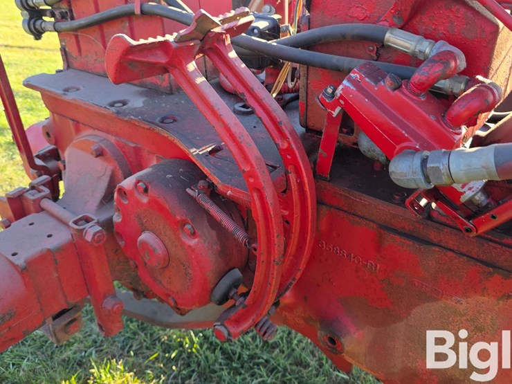 farmall-super-mta-2wd-tractor-image-18