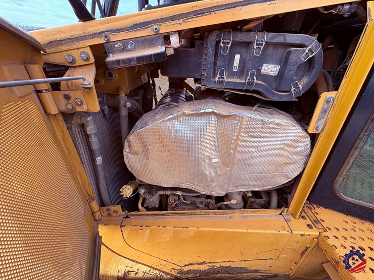 2019-caterpillar-d6t-xw-image-96