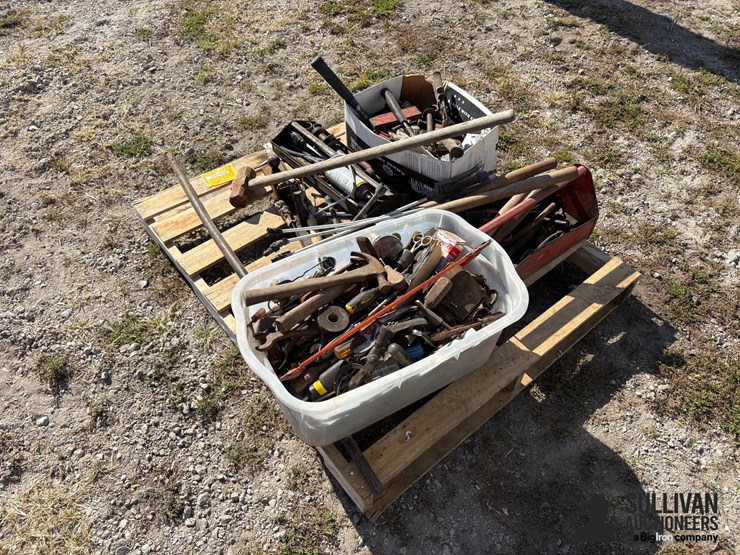 misc-pallet-of-hand-tools-image-4