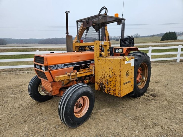 case-ih-885-image-1