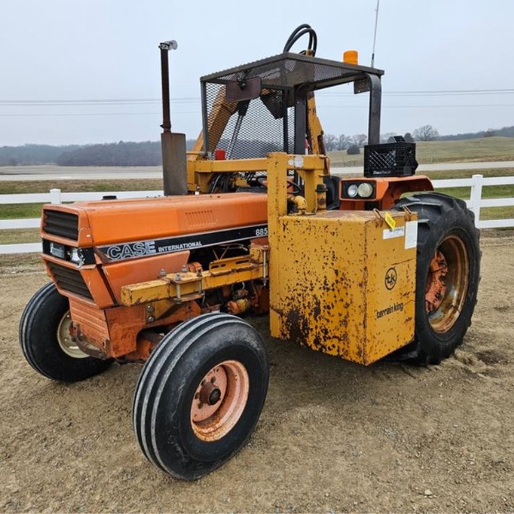 CASE IH 885