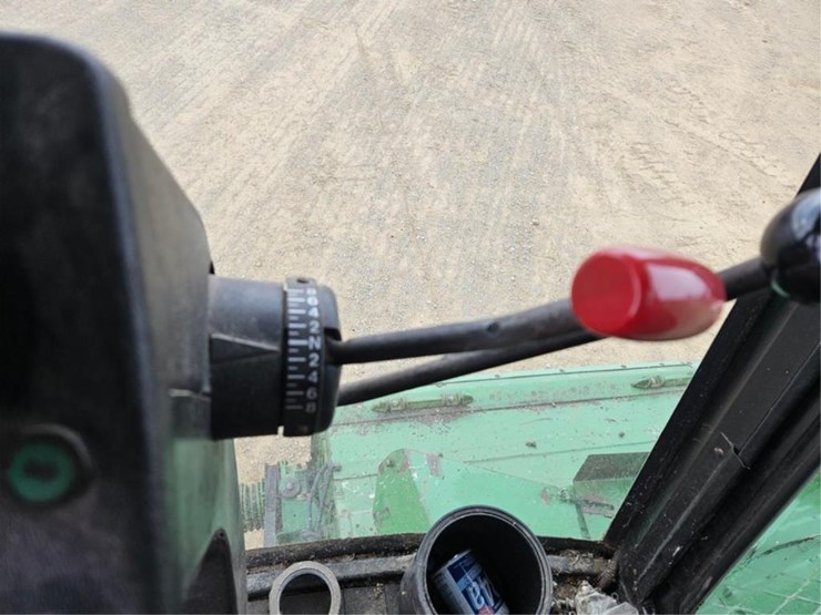 john-deere-8820-image-37