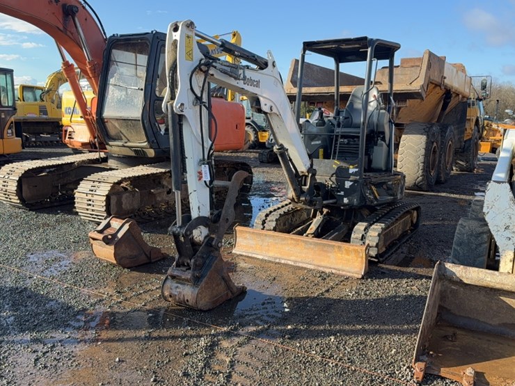 2021-bobcat-e26-image-1