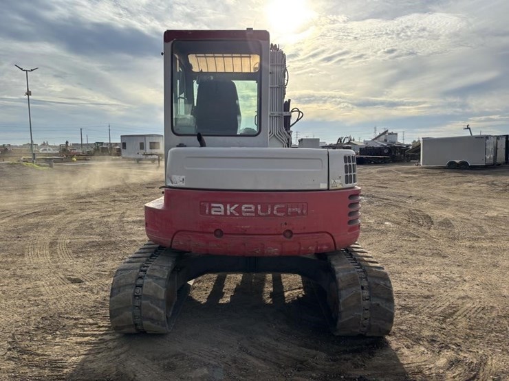 2012-takeuchi-tb180fr-image-8