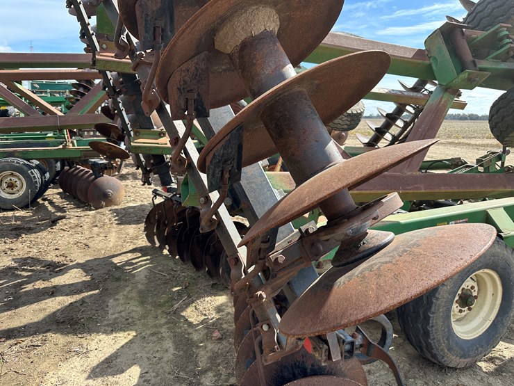 john-deere-635-image-17