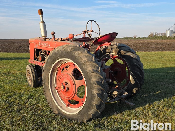 1952-farmall-h-2wd-tractor-image-7