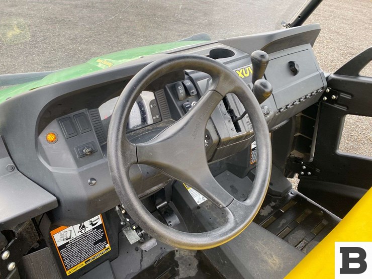 2021-john-deere-gator-image-33