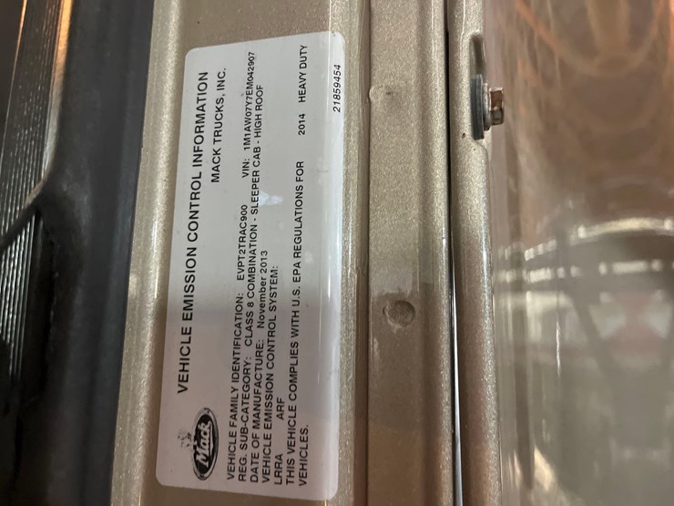 2014-mack-cxu613-semi-image-10