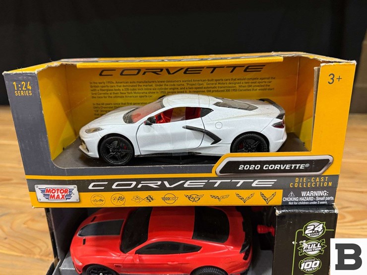 (1)-motor-max-(1)-jada-die-cast-replica-toy-cars-(1)-adventure-force-radio-controlled-car-1:24-scale-image-2