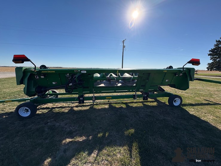 2022-john-deere-c8r-image-8