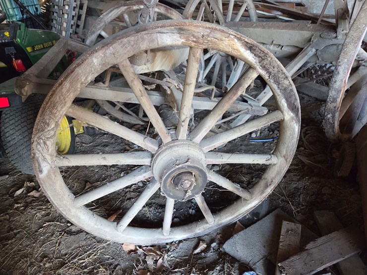 wooden-buck-board-wagon-image-16