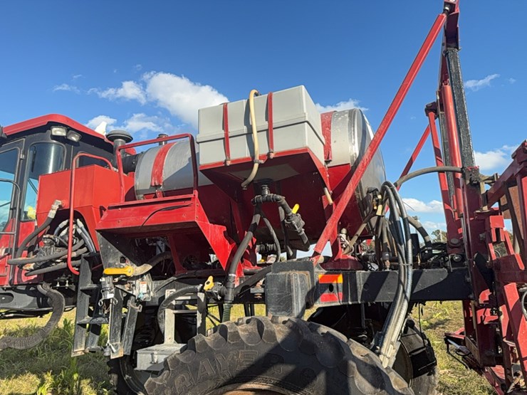 case-ih-3185-patriot-sprayer-image-67