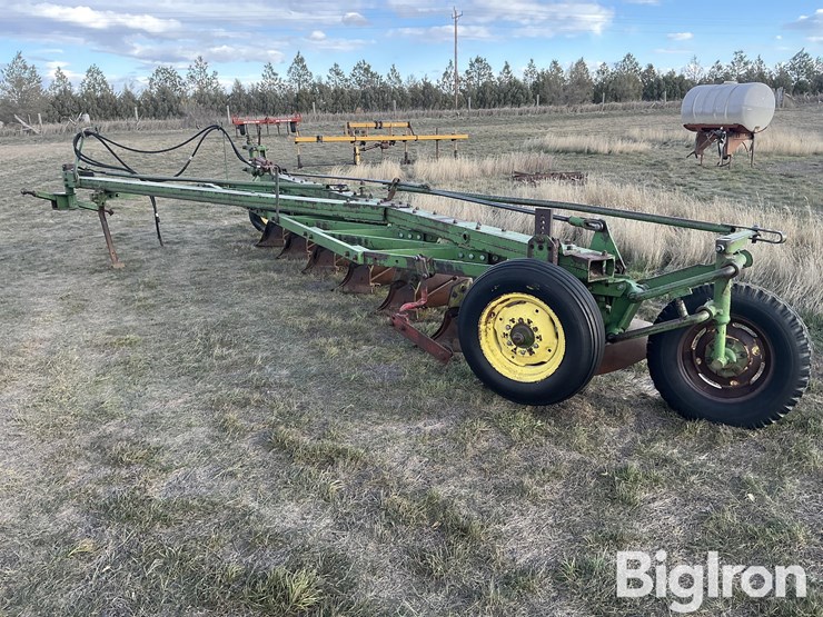 john-deere-7-image-7